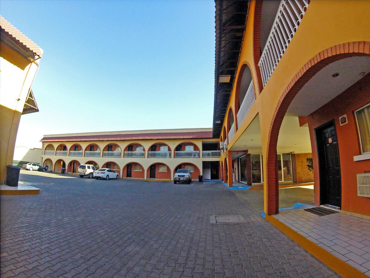 Hotel Las Torres Mexicali Exteriér fotografie